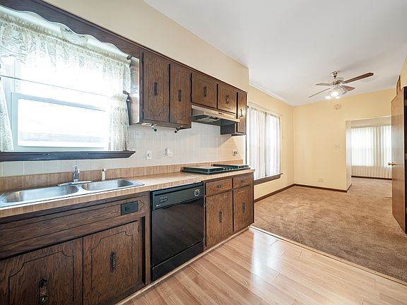5th image of 10037 Merton Ave