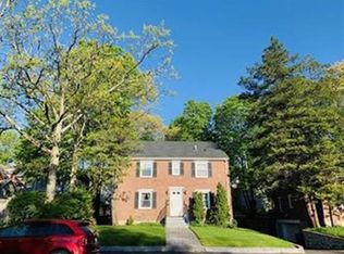 149 Lowell Ave #1, Newtonville, MA 02460