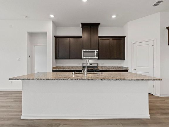 3rd image of 2227 Lantana Dr