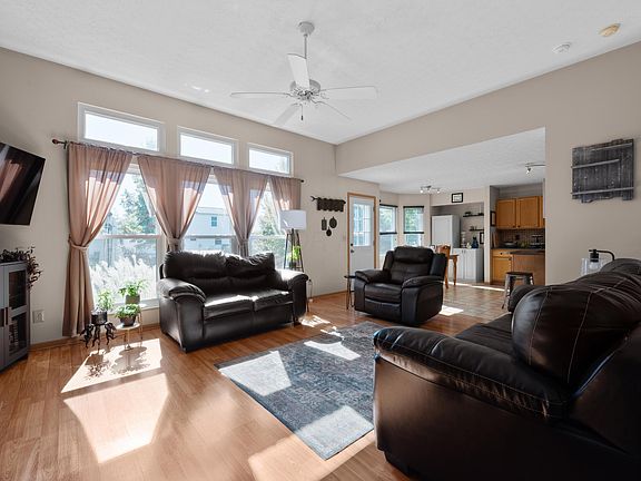 4th image of 8487 Amarillo Dr