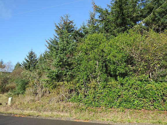 2nd image of 562 Kahkwo Ct SE