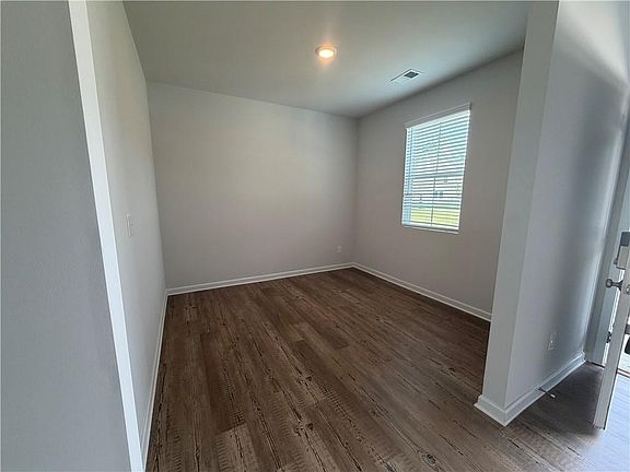 4th image of 54 Autumnwood Ct