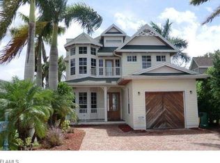 377 Leawood Cir, Naples, FL 34104