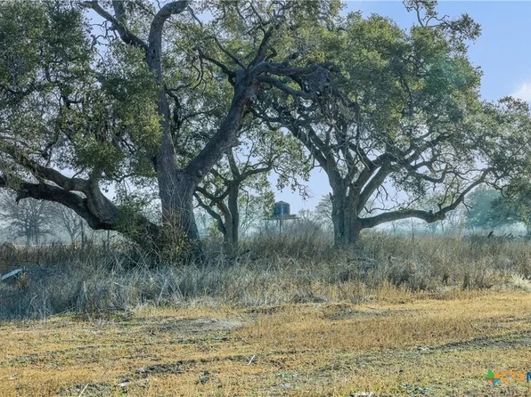 620 NW River Rd, Martindale, TX 78655
