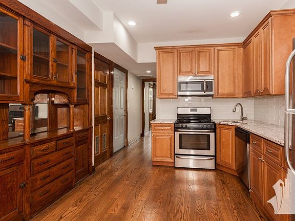 5th image of 1429 W Superior St #2