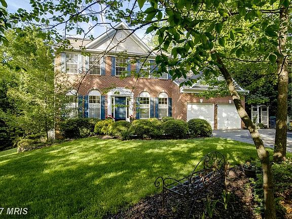 2nd image of 84 Crestwood Ln