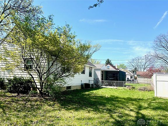 4th image of 1521 Dutchess Ave