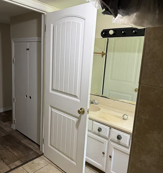 908 S Elm St — Photo 10