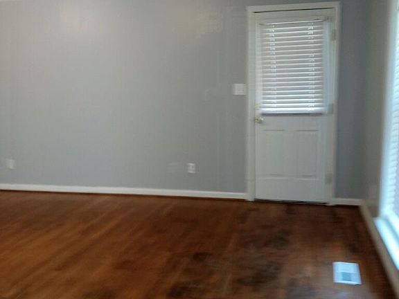 4th image of 126 S Hill Dr