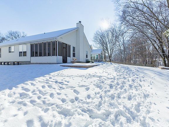 4th image of 205 Cove Landing Dr