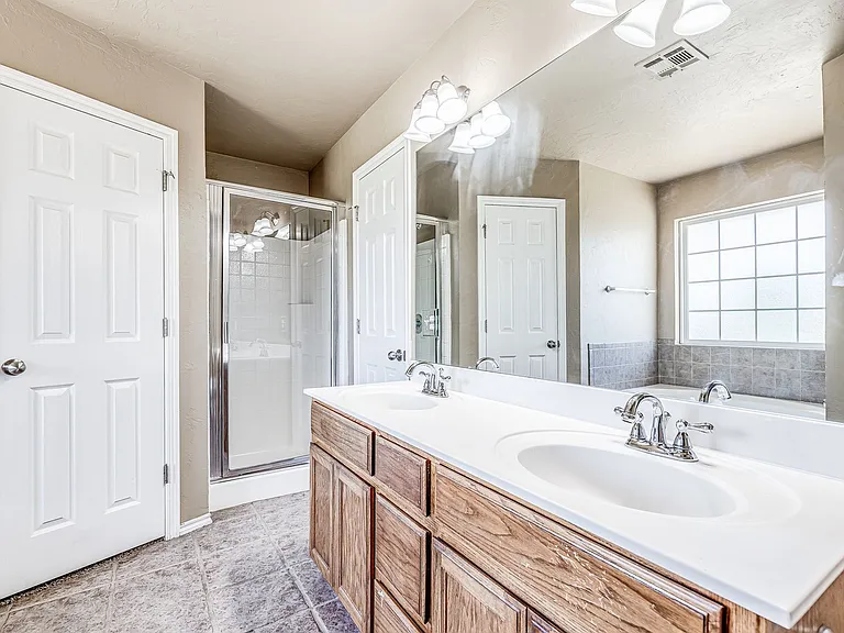1104 Westridge Dr — Photo 23