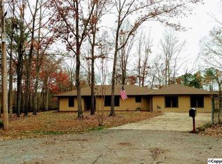 424 Waldrop Rd, Rainbow City, AL 35906