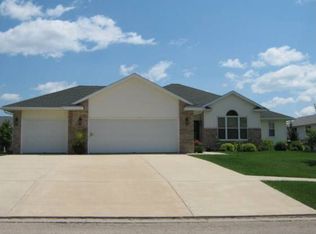 751 Seminole Dr, Freeport, IL 61032