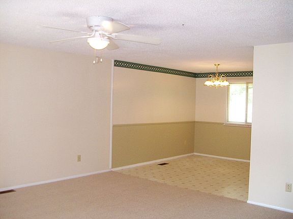 View of breakfast area from gt. room