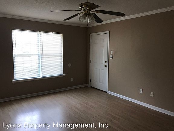 3rd image of 2412 Seth Pl APT A
