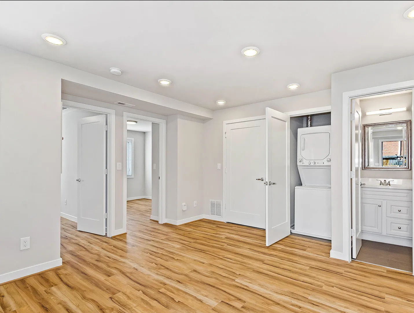 The Marie Condominums — Photo 3
