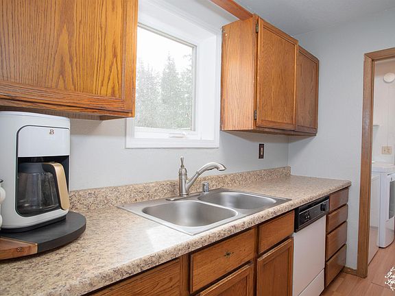 4th image of 2922 Seavy Dr
