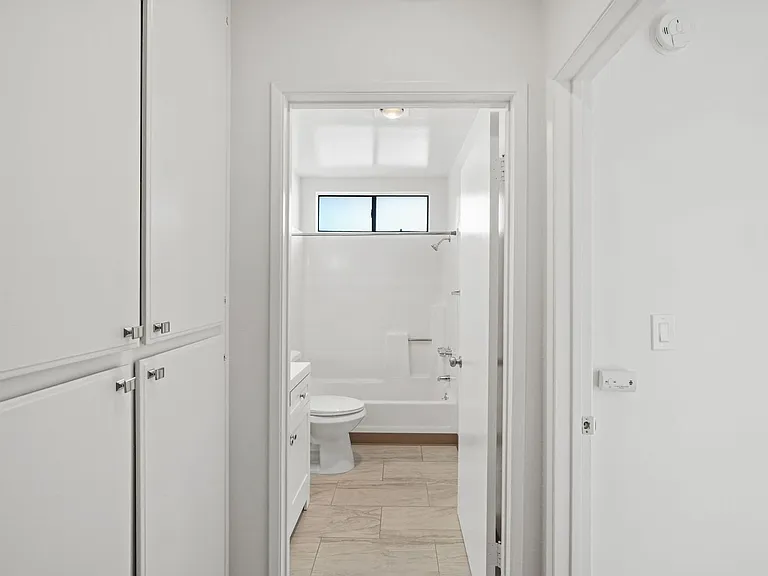 12603 Oxnard St — Photo 12