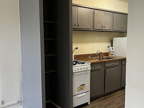 2nd image of 1634 E 74th Pl #10996851