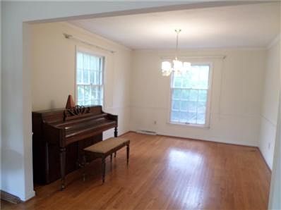 4th image of 2625 Knollwood Dr