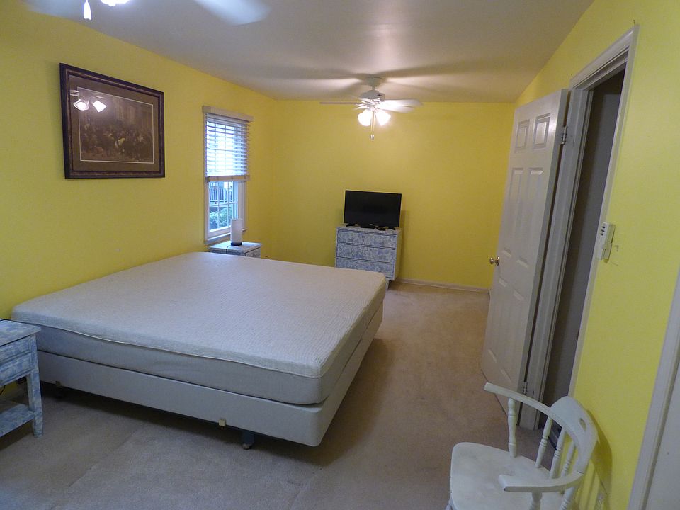 2nd image of 11347 Cromwell Ct