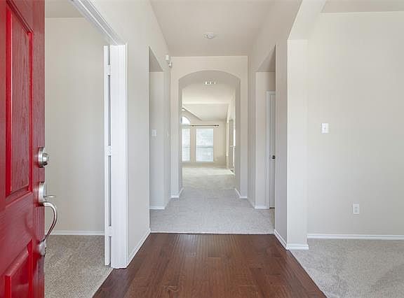 4th image of 1446 Sleepy Hollow Dr