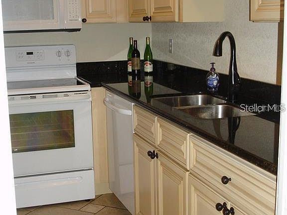 3rd image of 7211 W Country Club Dr N APT 133