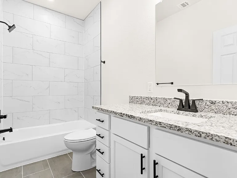 209 S 18th St #C — Photo 20