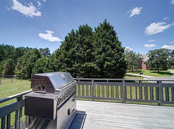 3rd image of 2900 Blackburn Dr