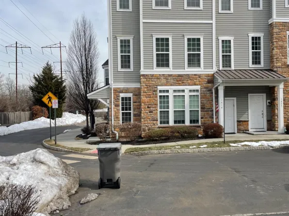 1426 Hudson Cir, Highland Park, NJ 08904