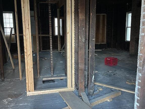 2nd image of 441 N Monroe Ave