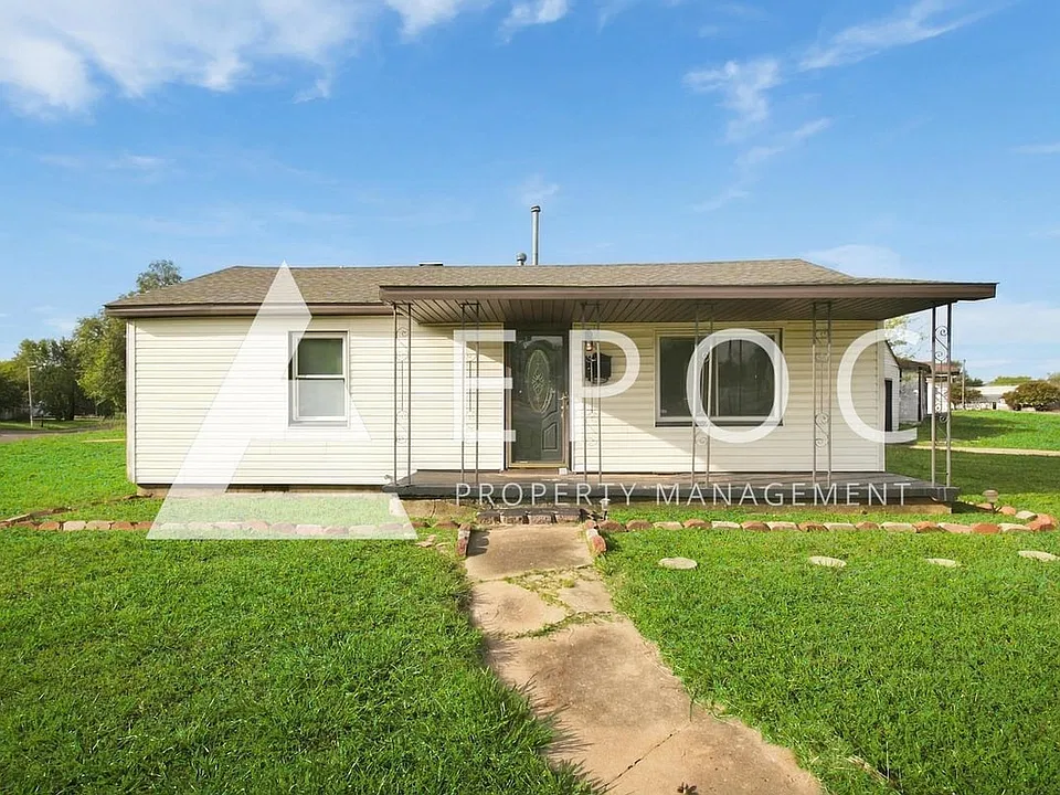 300 W Lilac Ln