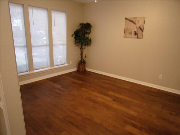 4th image of 31110 Antonia Ln