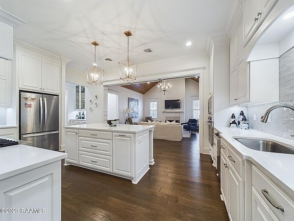 3rd image of 111 Drifting Sands Ln