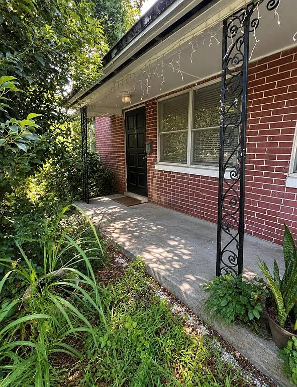 2 bed, 1.0 bath, 730 sqft, $1,650 — Photo 1