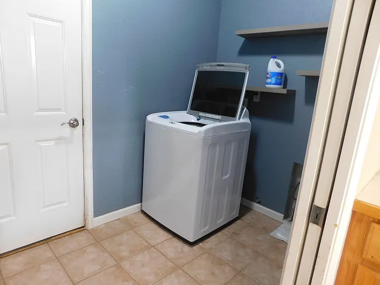 566 Garnet Dr — Photo 21