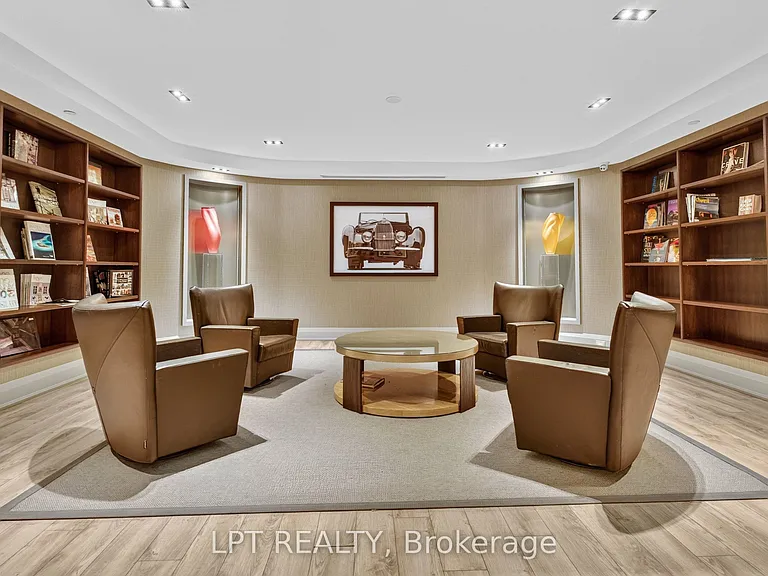 111 Champagne Ave S #307 — Photo 25