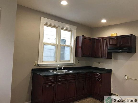 3rd image of 250 Amherst St #1