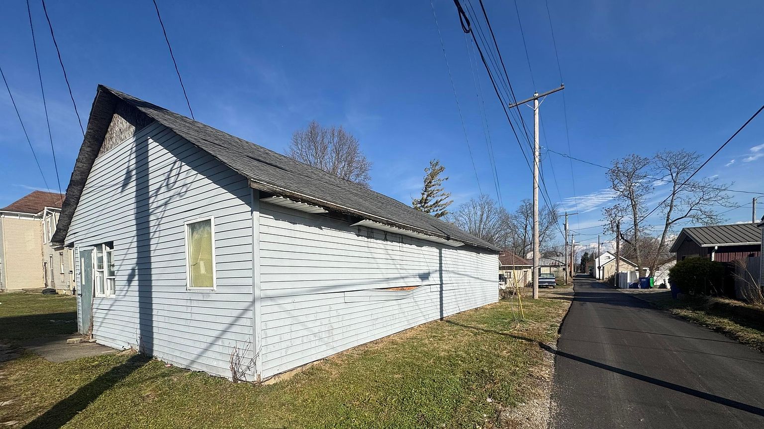 Listing photo 4 for 358 Mirabeau St