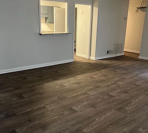 3rd image of 932 Briar Creek Ct NE