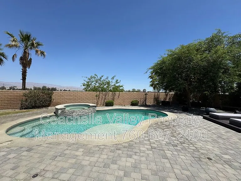 74635 Tesla Dr — Photo 69