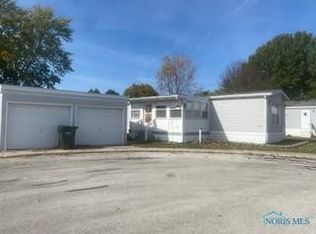 8124 Rockwood Dr, Findlay, OH 45840