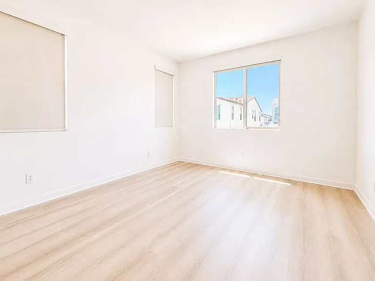 4780 S Ivy Ave — Photo 23