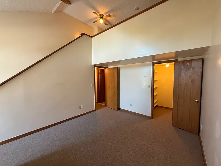 105 Tremont Ave #C — Photo 16