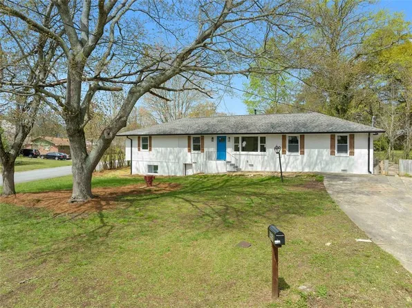 956 Laurel St, Morrow, GA 30260