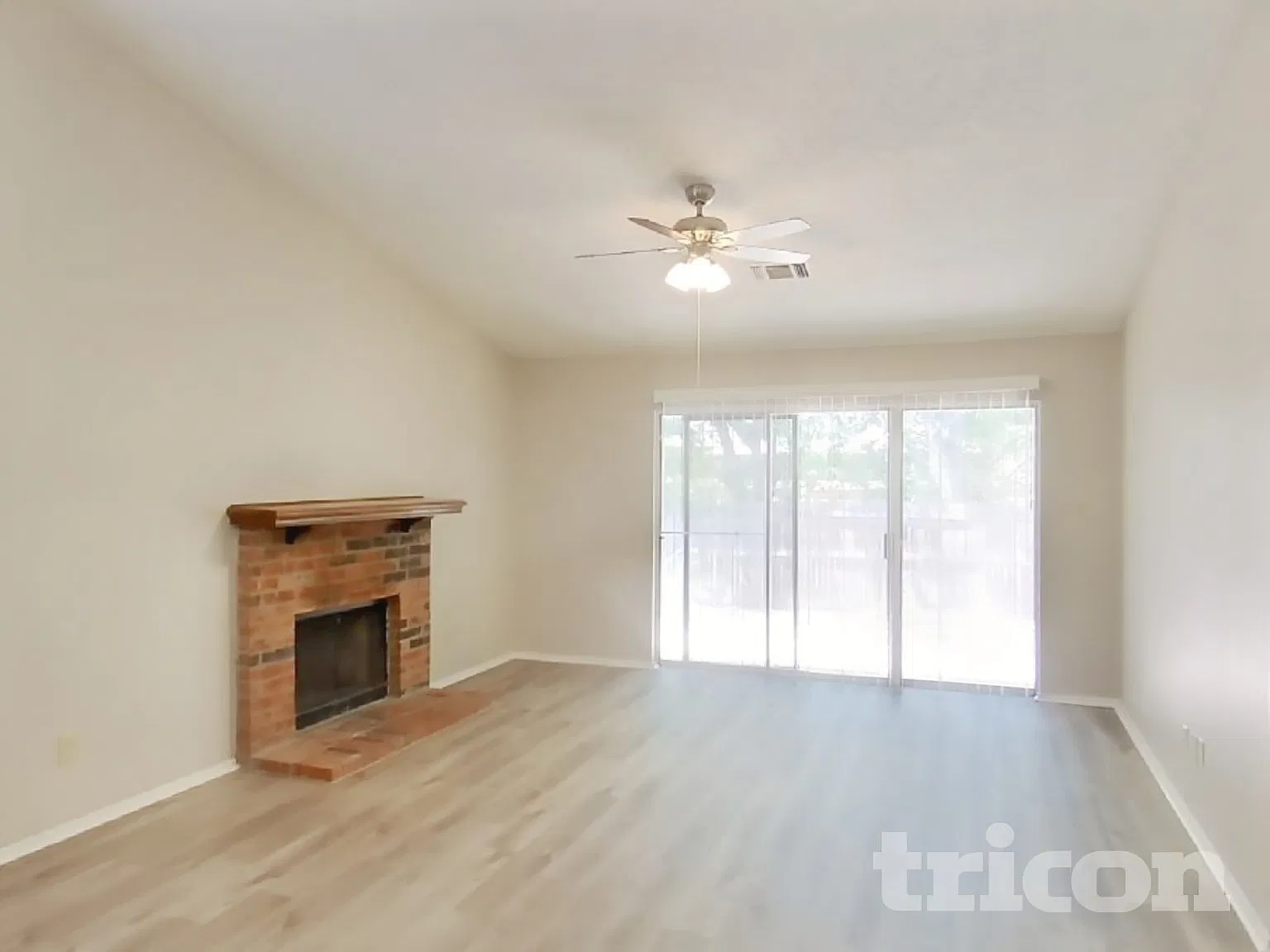 5526 Yaupon Drive Arlington TX — Photo 3