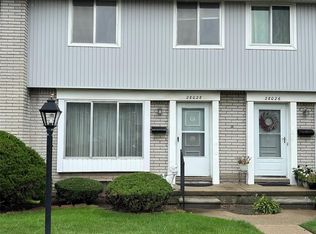 28028 Universal Dr, Warren, MI 48092