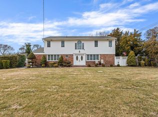 282 Terry Rd, Smithtown, NY 11787