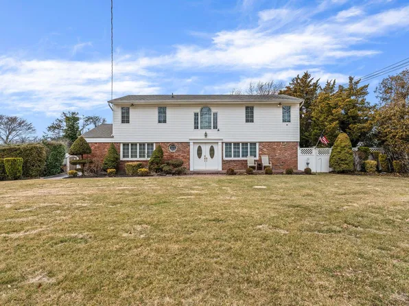 282 Terry Road, Smithtown, NY 11787