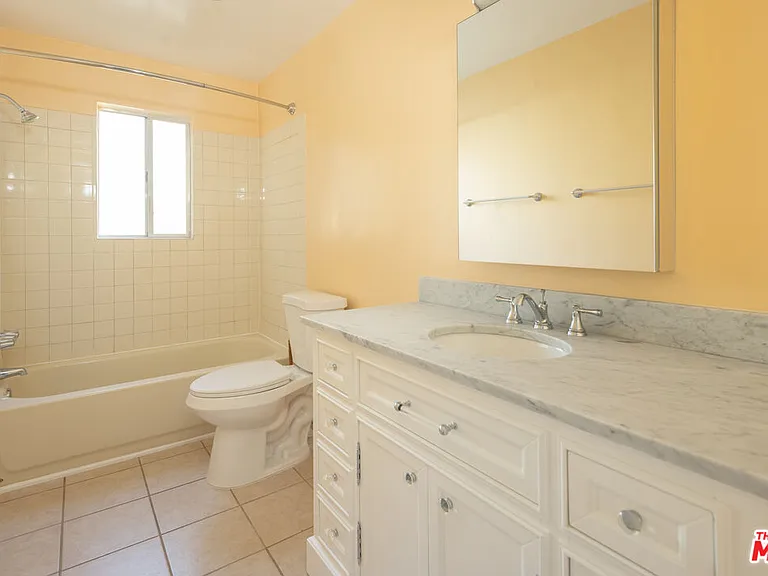 2346 Pearl St — Photo 10